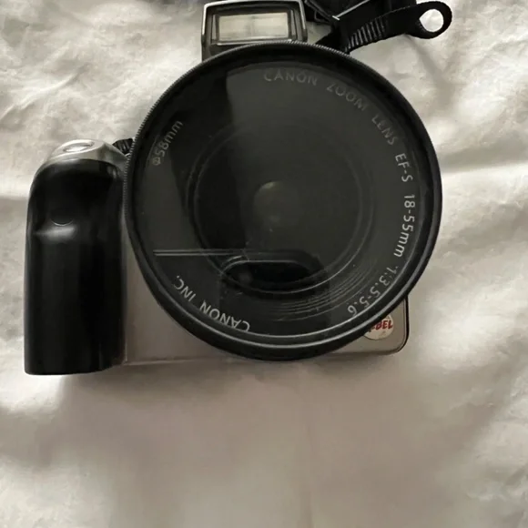 CANON EOS - Digital Rebel DS6041 DSLR Camera W/ Lens / 6.3 Megapixel - Picture 10 of 16